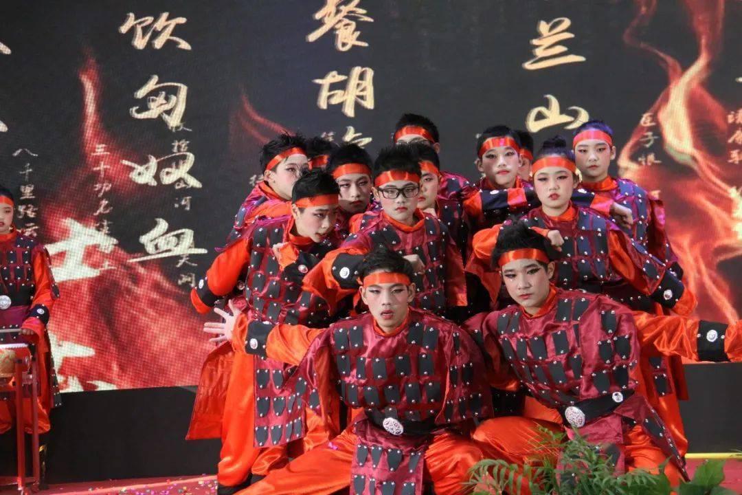 闲工谈哈尔滨的冰雪奇缘:不仅是旅游热潮,更是就业新机遇